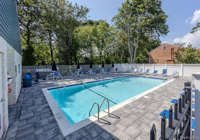 2nd image of 40 W 4Th St, Patchogue, NY 11772