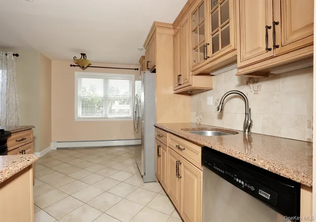 Homes for sale in Orangetown, NY | 231 N Middletown Rd #H, Orangetown, NY 10965 | MLS# 1019758