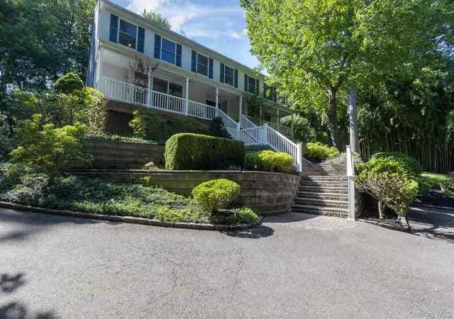 Homes for sale in Brookhaven, NY | 6 Cedar Dr, Brookhaven, NY 11790 | MLS# 1019772