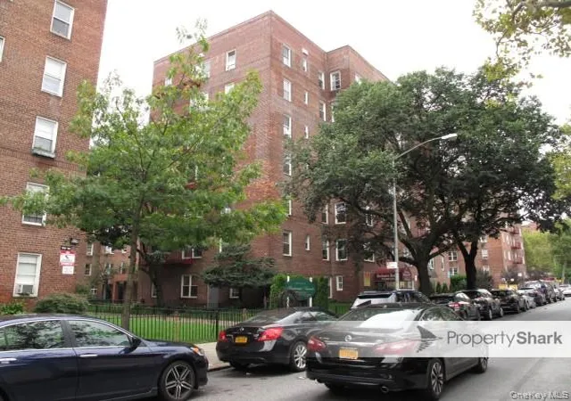 Homes for sale in New York, NY | 64 35 Yellowstone Blvd #5N, New York, NY 11375 | MLS# 1019781