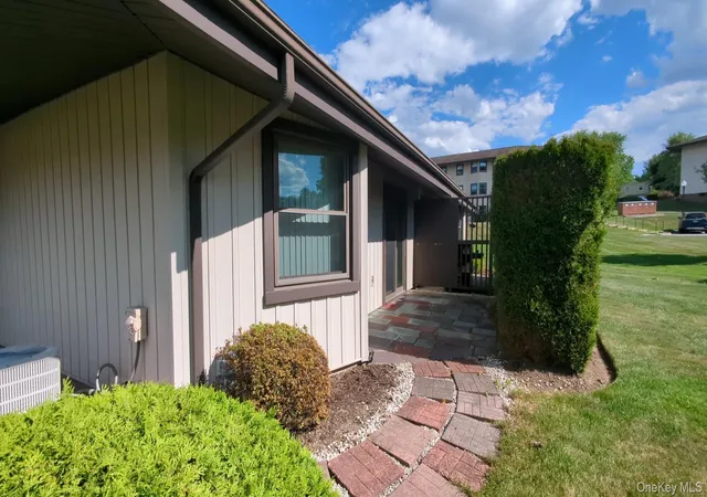 3rd image of 5 Devon Ct #B, Yorktown, NY 10598 | MLS# 1019790