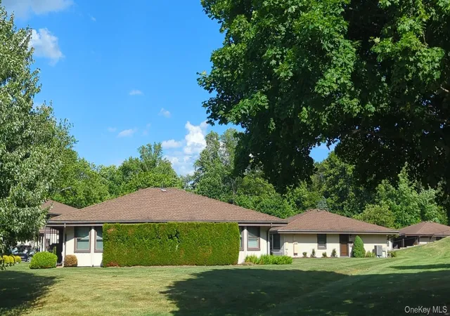 Homes for sale in Yorktown, NY | 5 Devon Ct #B, Yorktown, NY 10598 | MLS# 1019790