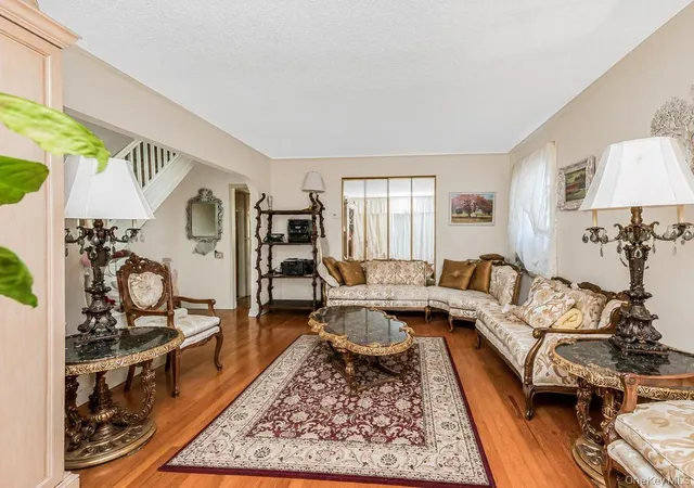 Photo 3 of Sale Pending at 4607 Wilder Ave, New York, NY 10466 | MLS# 1019812 | Listing updated on 2026-08-06