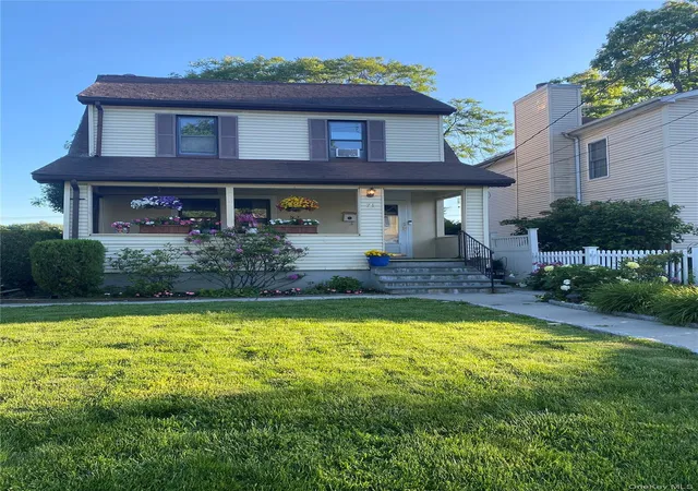 Photo 1 of Single family home for sale at 71 Longdale Ave, White Plains, NY 10607 | MLS# 1019815 | Listing updated on 2026-06-30