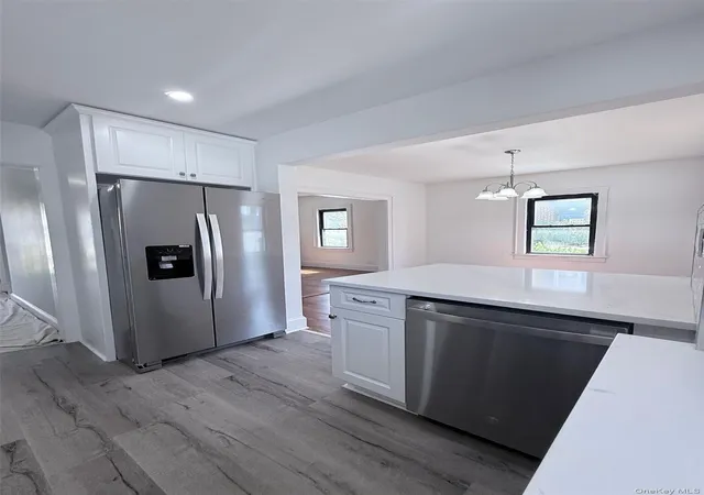 Photo 5 of Single family home for sale at 71 Longdale Ave, White Plains, NY 10607 | MLS# 1019815 | Listing updated on 2026-06-30
