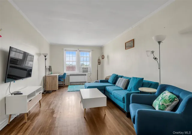 Homes for sale in North Hempstead, NY | 15 Gaynor Ave #3E, North Hempstead, NY 11030 | MLS# 1019816
