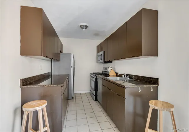 Homes for sale in North Hempstead, NY | 15 Gaynor Ave #3E, North Hempstead, NY 11030 | MLS# 1019816