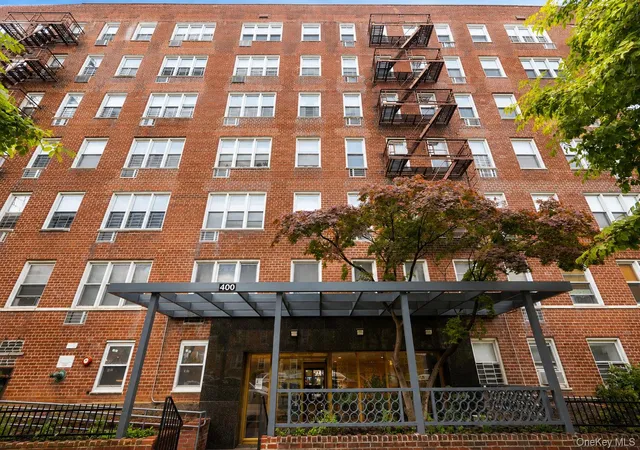 Photo 2 of Condo for sale at 400 E 17th Street #304, New York, NY 11226 | MLS# 1019850 | Listing updated on 2026-09-16
