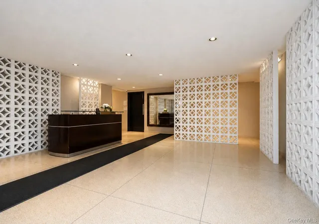 Listing Photo 4 - Condo for sale in building located at 400 E 17Th St, New York, NY 11226 - Unit #304