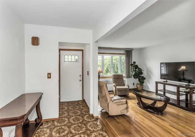Photo 3 of Sale Pending at 43 Grohmans Ln, Oyster Bay, NY 11803 | MLS# 1019855 | Listing updated on 2026-07-27