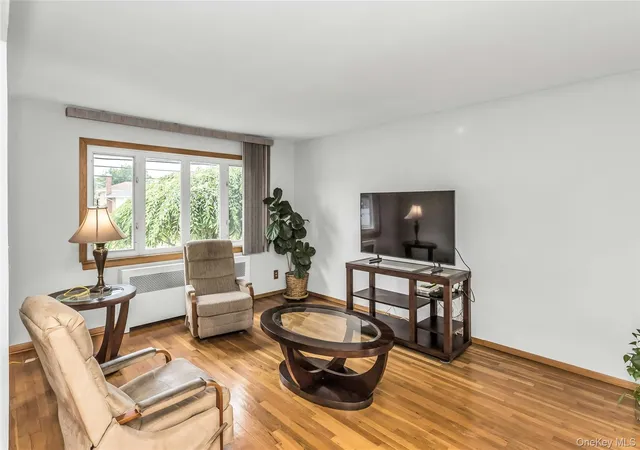 Photo 4 of Sale Pending at 43 Grohmans Ln, Oyster Bay, NY 11803 | MLS# 1019855 | Listing updated on 2026-07-27