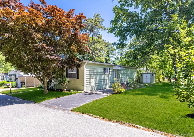 Homes for sale in Riverhead, NY | 525 Riverleigh Ave #106, Riverhead, NY 11901 | MLS# 1019861