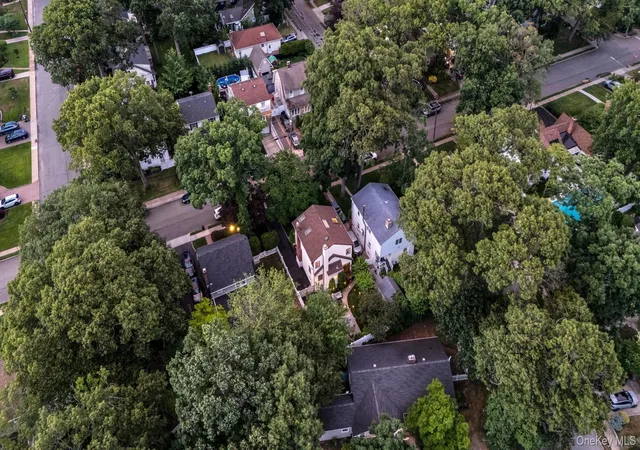 37th image of 179 Scarcliffe Dr, Hempstead, NY 11565 | MLS# 1019875