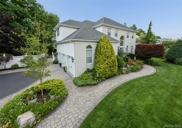 48th image of 15 Barnaby Ct E, Islip, NY 11788 | MLS# 1019886
