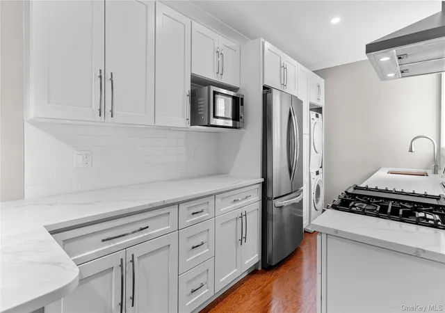 3rd image of 1133 Midland Ave, Yonkers, NY 10708