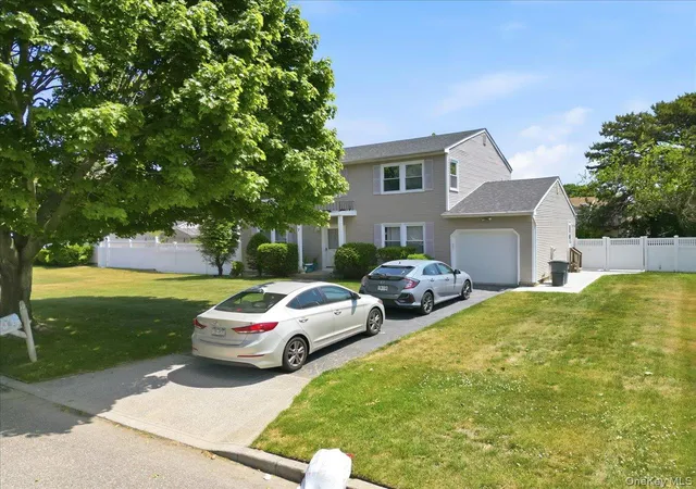 Photo 1 of Single family home for sale at 7 Apple Blossom Ln, East Patchogue, NY 11772 | MLS# 1019899 | Listing updated on 2026-08-11