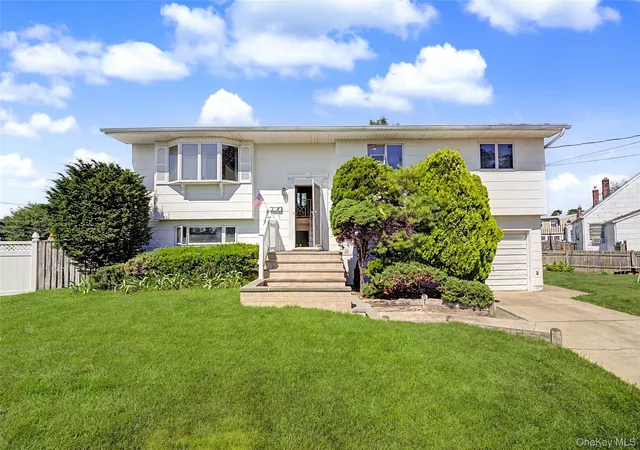 2nd image of 14 Laurel Pl, Hempstead, NY 11714 | MLS# 1019900