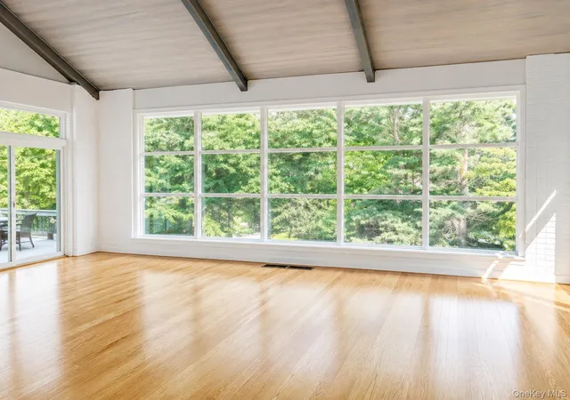 Photo 2 of Single family home for sale at 39 Upper Dr, Halesite, NY 11743 | MLS# 1019906 | Listing updated on 2026-09-15