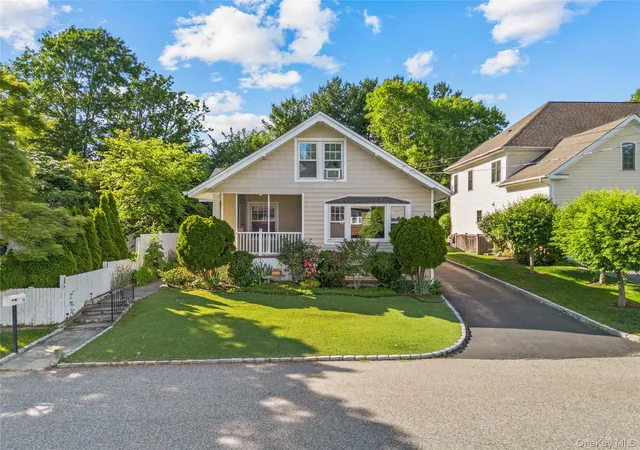 Photo 1 of Single family home for sale at 15 Pershing Ave, Oyster Bay, NY 11560 | MLS# 1019915 | Listing updated on 2026-08-16