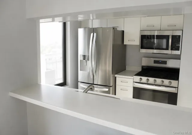 Homes for sale in White Plains, NY | 4 Martine Ave #905, White Plains, NY 10606 | MLS# 1019920