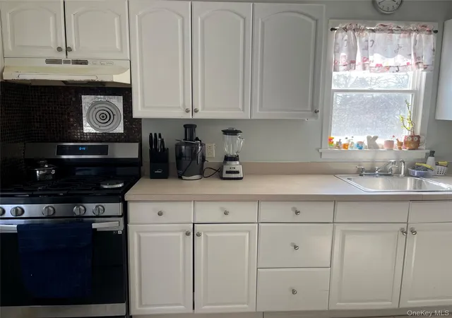 3rd image of 43 2Nd Ave, Central Islip, NY 11722 | MLS# 1019922