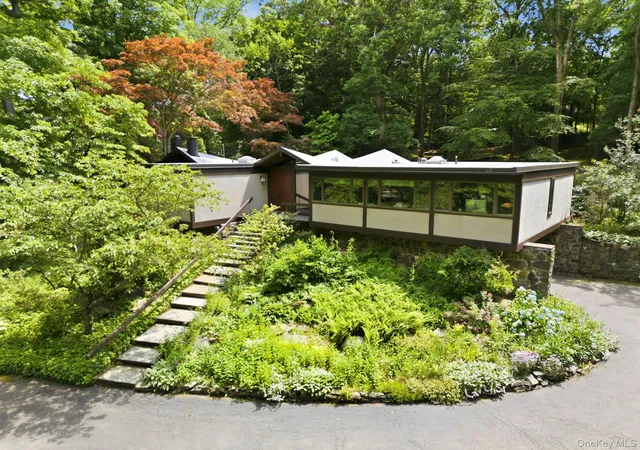 Homes for sale in Ossining, NY | 670 Long Hill Rd W, Ossining, NY 10510 | MLS# 1019928