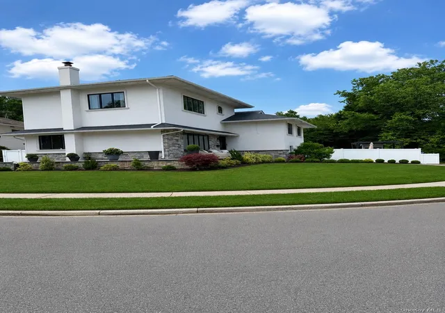 4th image of 1396 Stephen Marc Ln, Hempstead, NY 11554 | MLS# 1019942