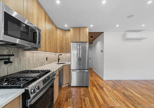 3rd image of 10224 Avenue K, New York, NY 11236 | MLS# 1019947