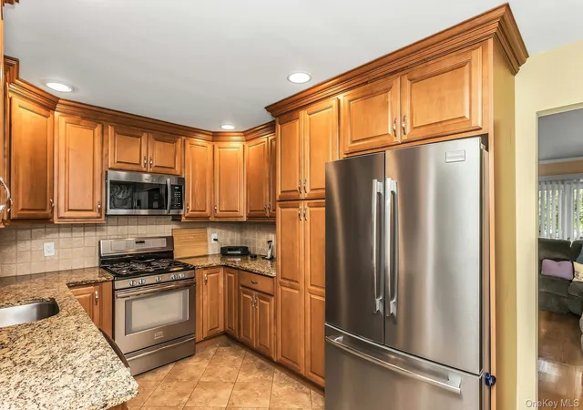 3rd image of 2782 Harvey Ave, Hempstead, NY 11572 | MLS# 1019952