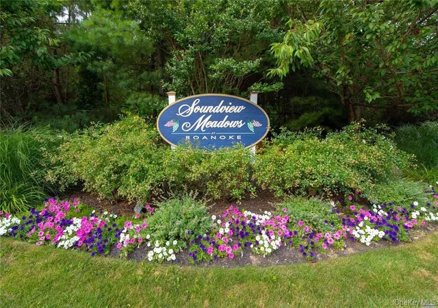 2nd image of 4 Pheasant Ct, Riverhead, NY 11901 | MLS# 1019957