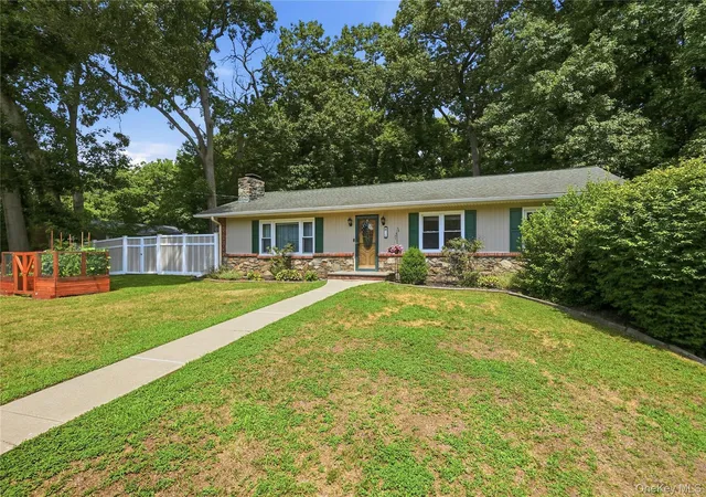 1st image of 26 Garden Dr, New Windsor, NY 12553 | MLS# 1019959