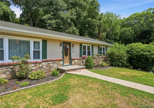 5th image of 26 Garden Dr, New Windsor, NY 12553 | MLS# 1019959