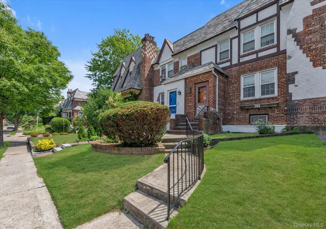 2nd image of 67 Dartmouth St, Valley Stream, NY 11581 | MLS# 1019968