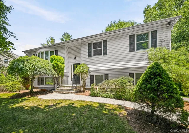 2nd image of 21 Arbor Ln, Clarkstown, NY 10954 | MLS# 1019969