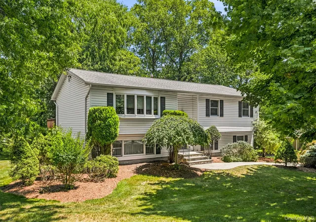 4th image of 21 Arbor Ln, Clarkstown, NY 10954 | MLS# 1019969
