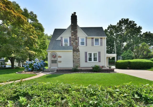 2nd image of 112 Cambridge Ave, Garden City, NY 11530 | MLS# 1019971