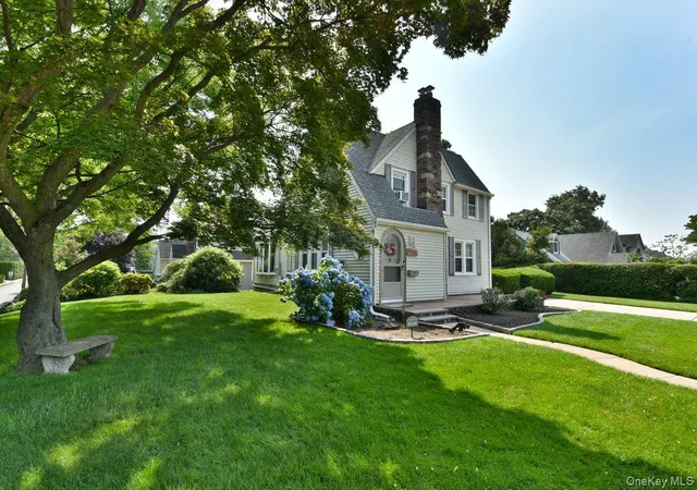 30th image of 112 Cambridge Ave, Garden City, NY 11530 | MLS# 1019971