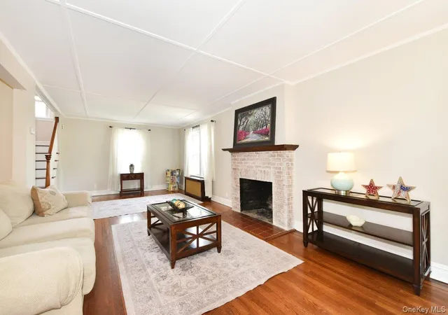 4th image of 112 Cambridge Ave, Garden City, NY 11530 | MLS# 1019971