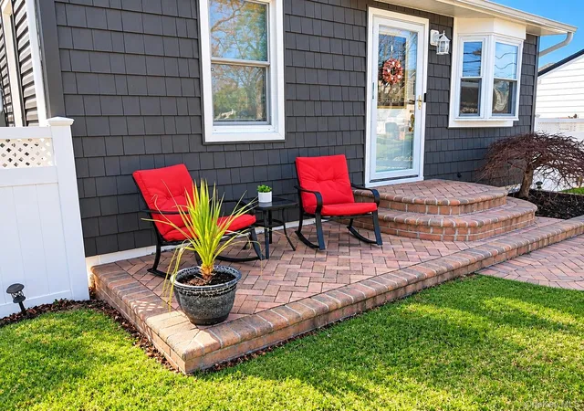 Photo 3 of Single family home for sale at 1467 4th Street, West Babylon, NY 11704 | MLS# 1019980 | Listing updated on 2026-10-06
