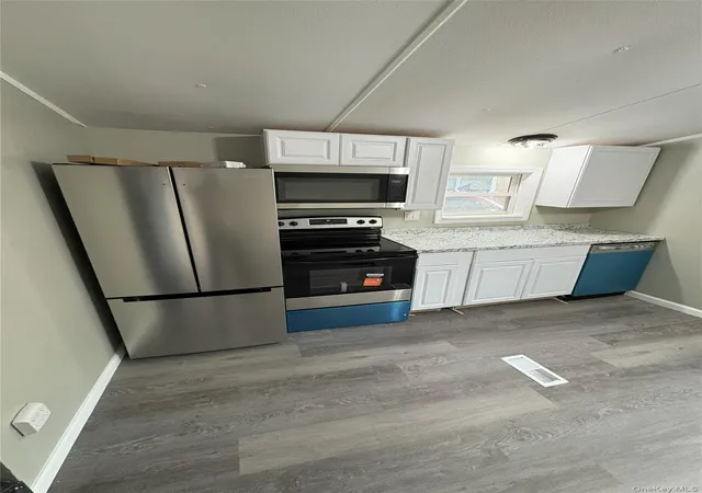 Photo 4 of Manufactured home for sale at 701 Sawkill Rd #14, Kingston (town), NY 12401 | MLS# 1019986 | Listing updated on 2026-10-05