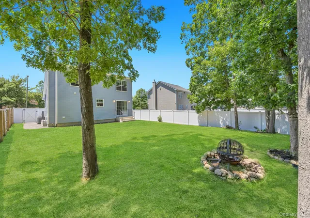 3rd image of 5 The Grn #B, Shirley, NY 11967 | MLS# 1019996