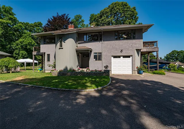 2nd image of 81 Manor Ln, Riverhead, NY 11901 | MLS# 1019997
