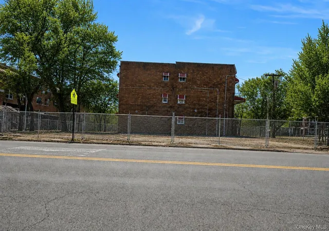 5th image of 1910 Randall Ave, Bronx, NY 10473 | MLS# 1019998