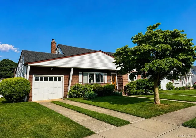 Photo 1 of Sale Pending at 183 Lee Ave, Hicksville, NY 11801 | MLS# 1020015 | Listing updated on 2026-08-16