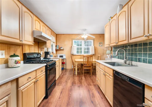 4th image of 203 Hall St, Brookhaven, NY 11776 | MLS# 1020023