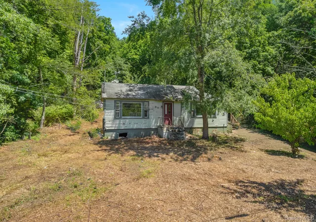 Homes for sale in Wawarsing, NY | 296 Irish Cape Rd, Wawarsing, NY 12458 | MLS# 1020026