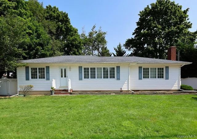 Homes for sale in Huntington, NY | 305 Nielson St, Huntington, NY 11746 | MLS# 1020029