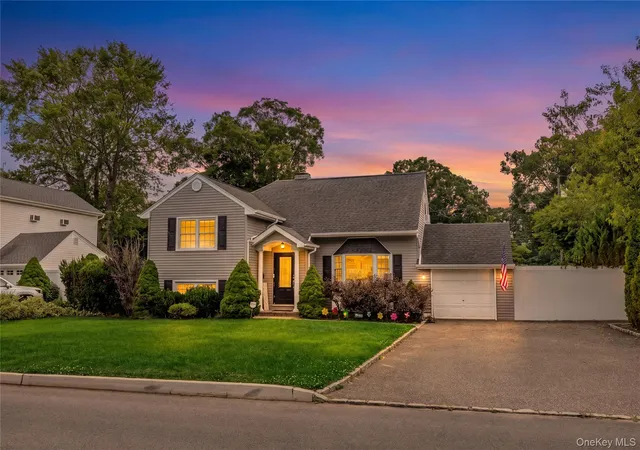 2nd image of 47 Barbara Dr, Brookhaven, NY 11720 | MLS# 1020047