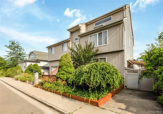 2nd image of 664 Arthur St, Hempstead, NY 11510 | MLS# 1020057