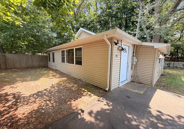 2nd image of 93 Lynbrook Dr, Brookhaven, NY 11789 | MLS# 1020086